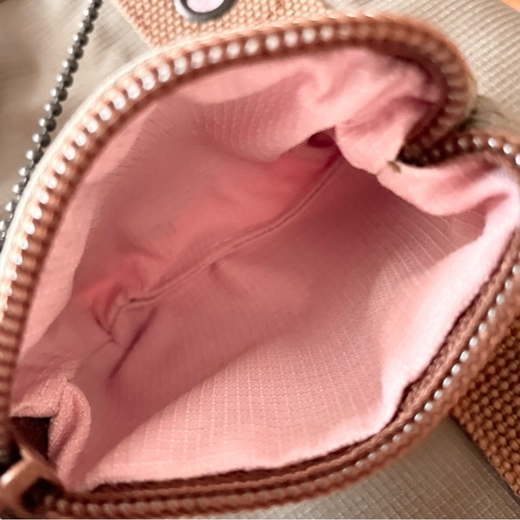 lll Parcel Urban Tarp Tote - Picture 4 of 10